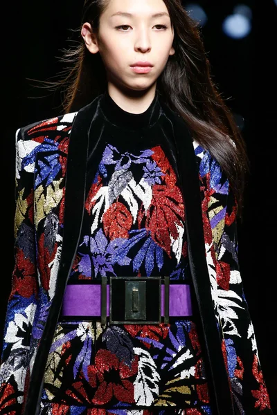 Look 90